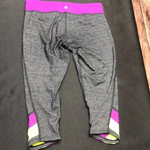 Lululemon Athletica Capri leggings 4 women’s T524